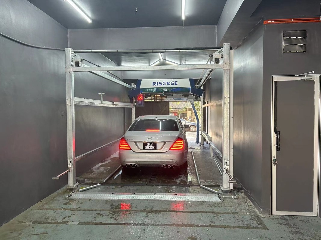 Полностью автоматическая автомойка без прикосновений для очистки автомобиля под высоким давлением