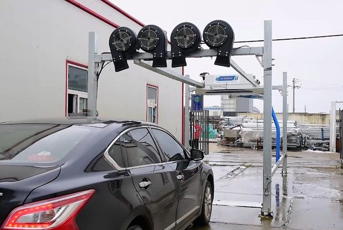 Установка пространства L*W*H 7600*3500*3300 Однорукая бесприкосновенная робо-автомобильная стиральная система HP-230 Risense